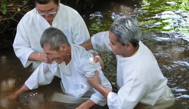Anciano abandona el budismo y se entrega a Cristo: “Estoy agradecido corazón”